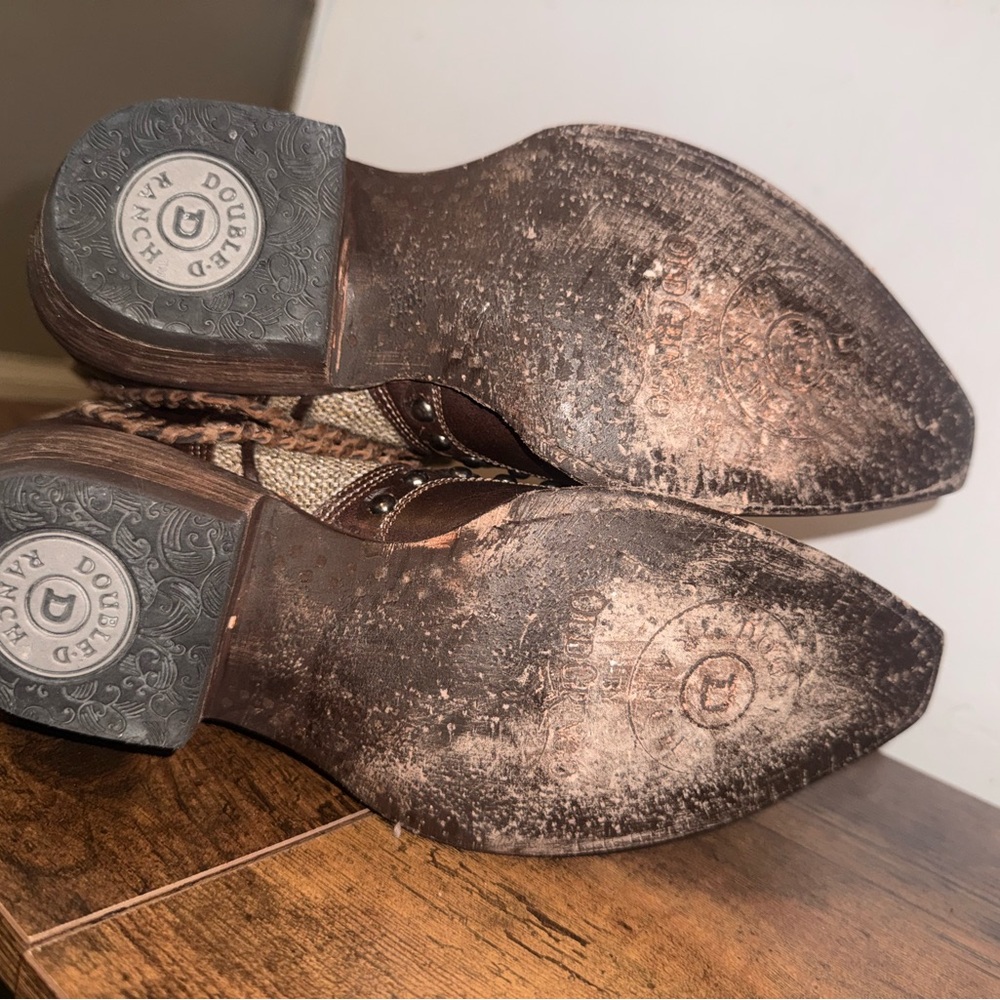 Old Gringo Decorative Boot Pair in Brown and Tan - Picture 4 of 7